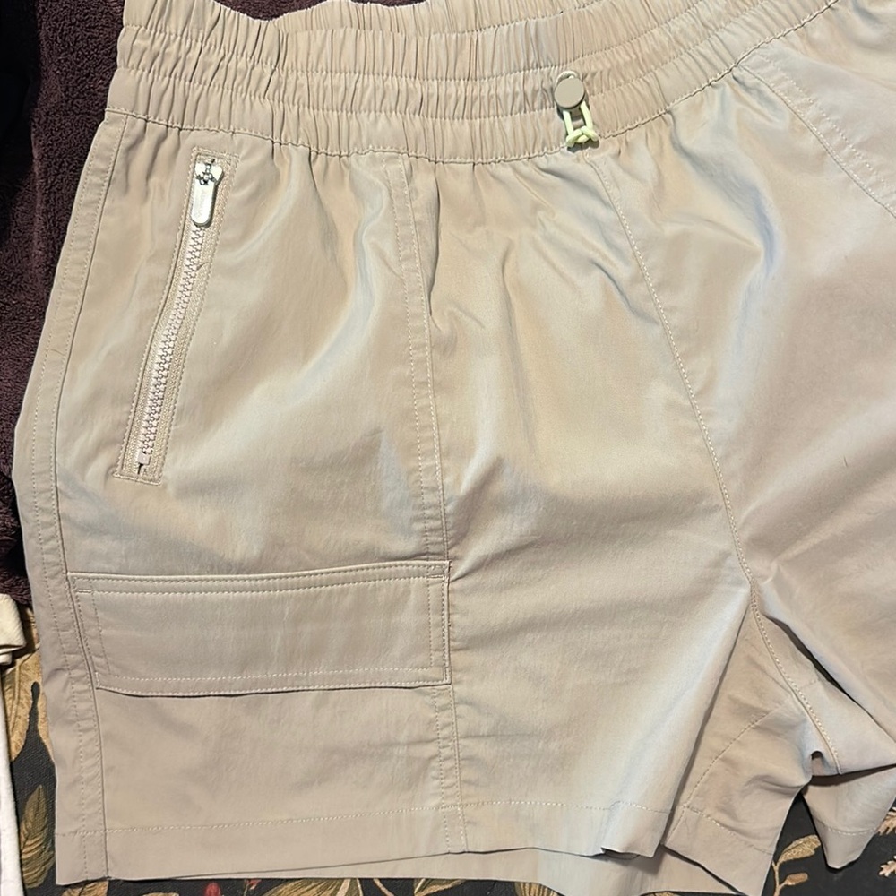 Athleta Tan Cascade Cargo Shorts with Elastic Waistband - Picture 6 of 6